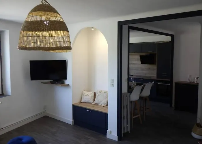 Lägenhet Spacieux Au Pied De La Cite Medievale *